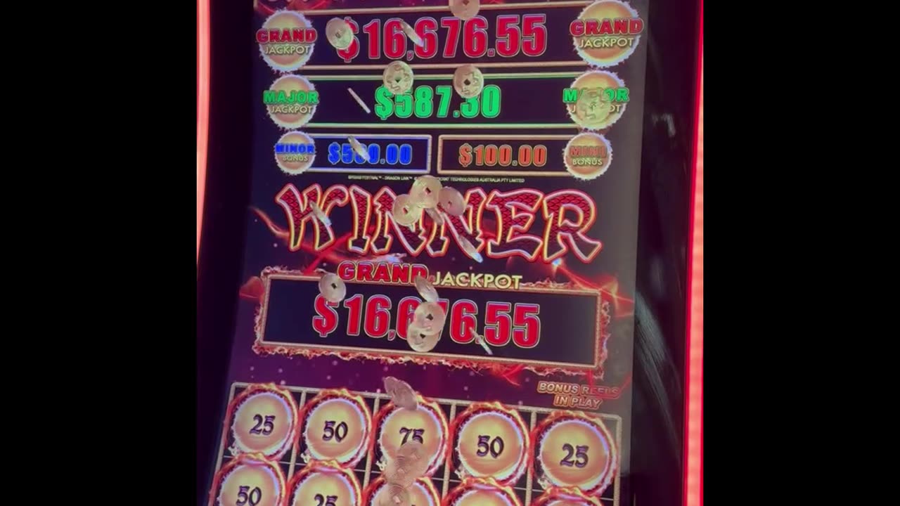 What it looks like to hit the #Grand #Jackpot on #DragonLink slots 💲🎰💲