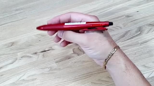 Light Yagami's pen trick from Death Note tutorial! ☠️📓 Trick name Full Tap.