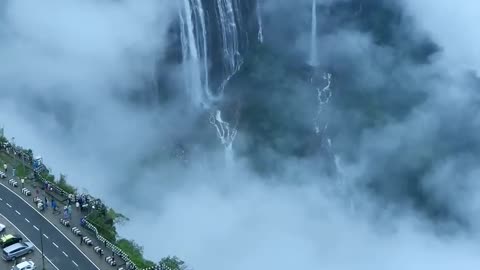 Meghalaya 🇮🇳 Nohsngithiang Falls💞