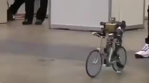 robot can ride a bike !