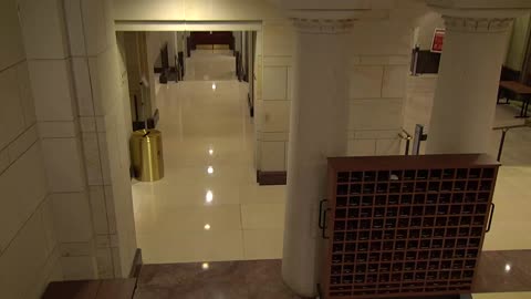 7056CVCLLCVC215LobbyNorth_2021-01-05_02h40min00s803ms.mp4