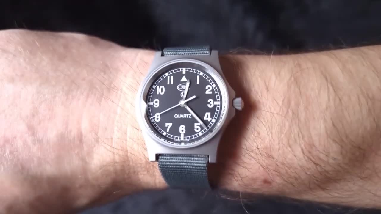 30 Watches in 30 Days: Day 19 - THE CWC G10 Sapphire!!