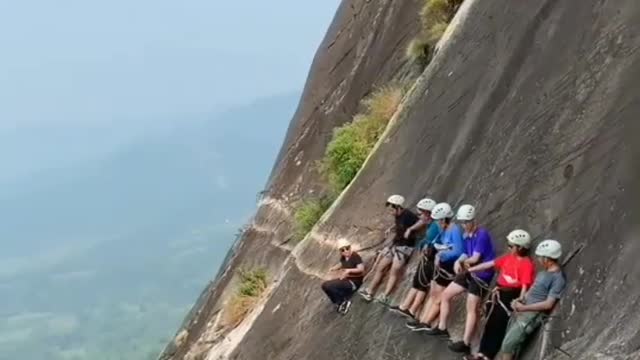 Ada yang berani ke gunung ini