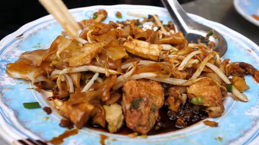 6 ===== Thai Chinese Food Tour in ENDANGERED CHINATOWN Community in Bangkok, Thailand!