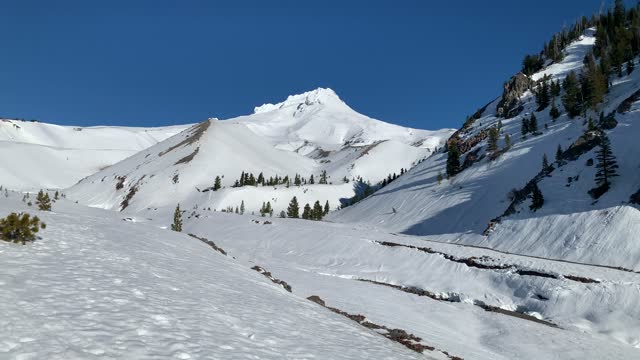 Smack Dab in the Middle of this Basin – Mount Hood – Oregon – 4K