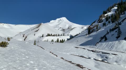 Smack Dab in the Middle of this Basin – Mount Hood – Oregon – 4K