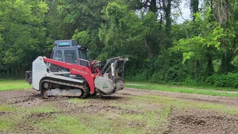 GRINDING GRAVEL TO A PULP WITH OUR TRACKLOADER