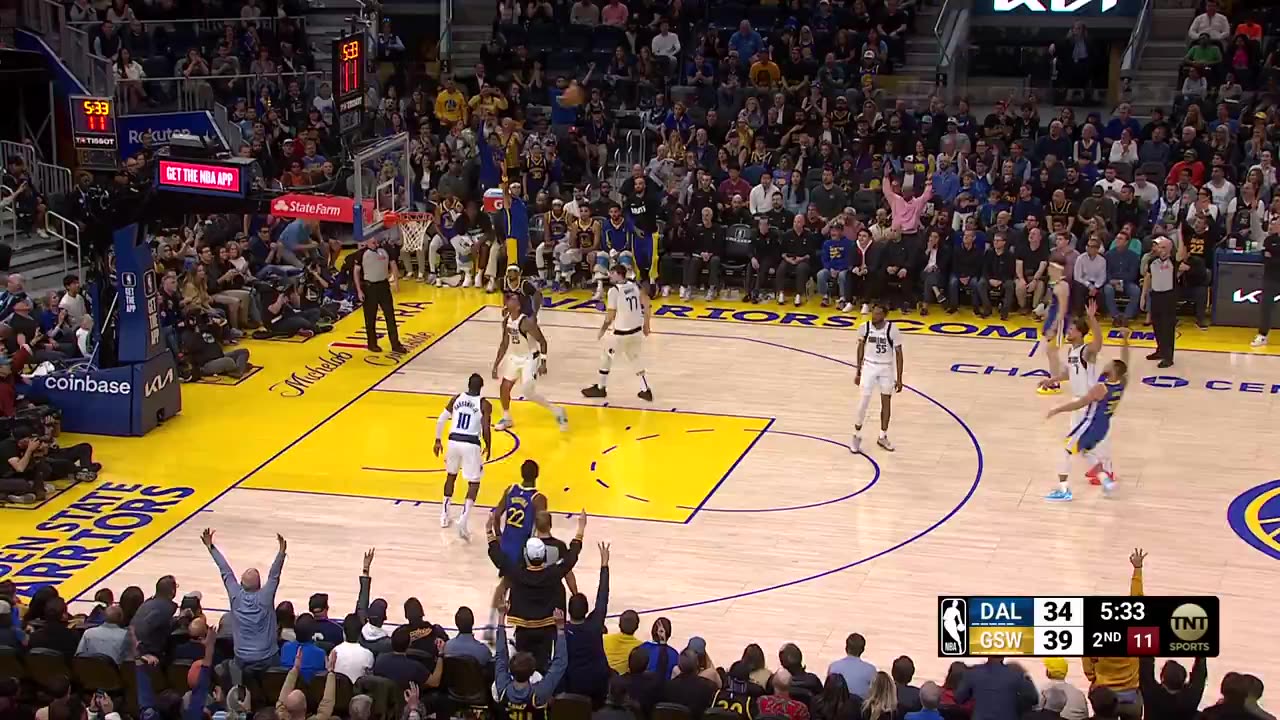 NBA: Steph Curry BOMBS 3! Warriors Cap 14-2 Run