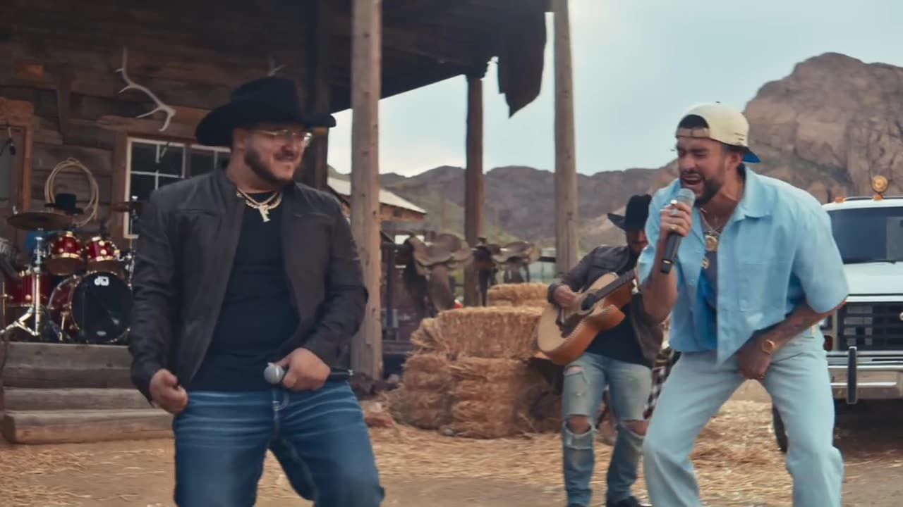 Grupo Frontera x Bad Bunny - un x100to (Video Oficial)