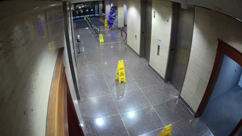 8003FCOB01ElevatorLobby_2021-01-05_19h20min01s873ms.mp4