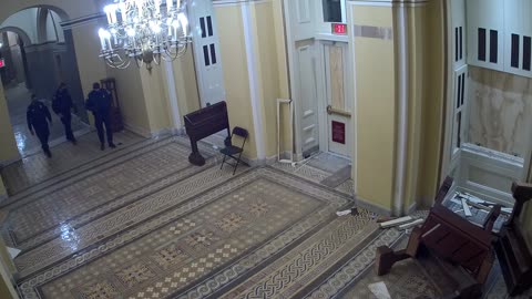 0102USCS01SenateWingDoornearS139_2021-01-06_23h39min35s950ms.mp4