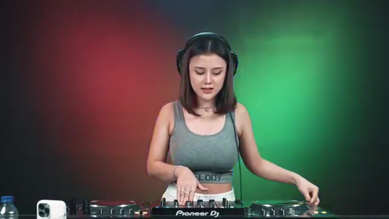 DJ AYUDIA PUTRI BREAKBEAT NU READY FOR LOVE REMIX FULL BASS PALING ENAK