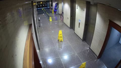 8003FCOB01ElevatorLobby_2021-01-05_18h00min01s810ms.mp4