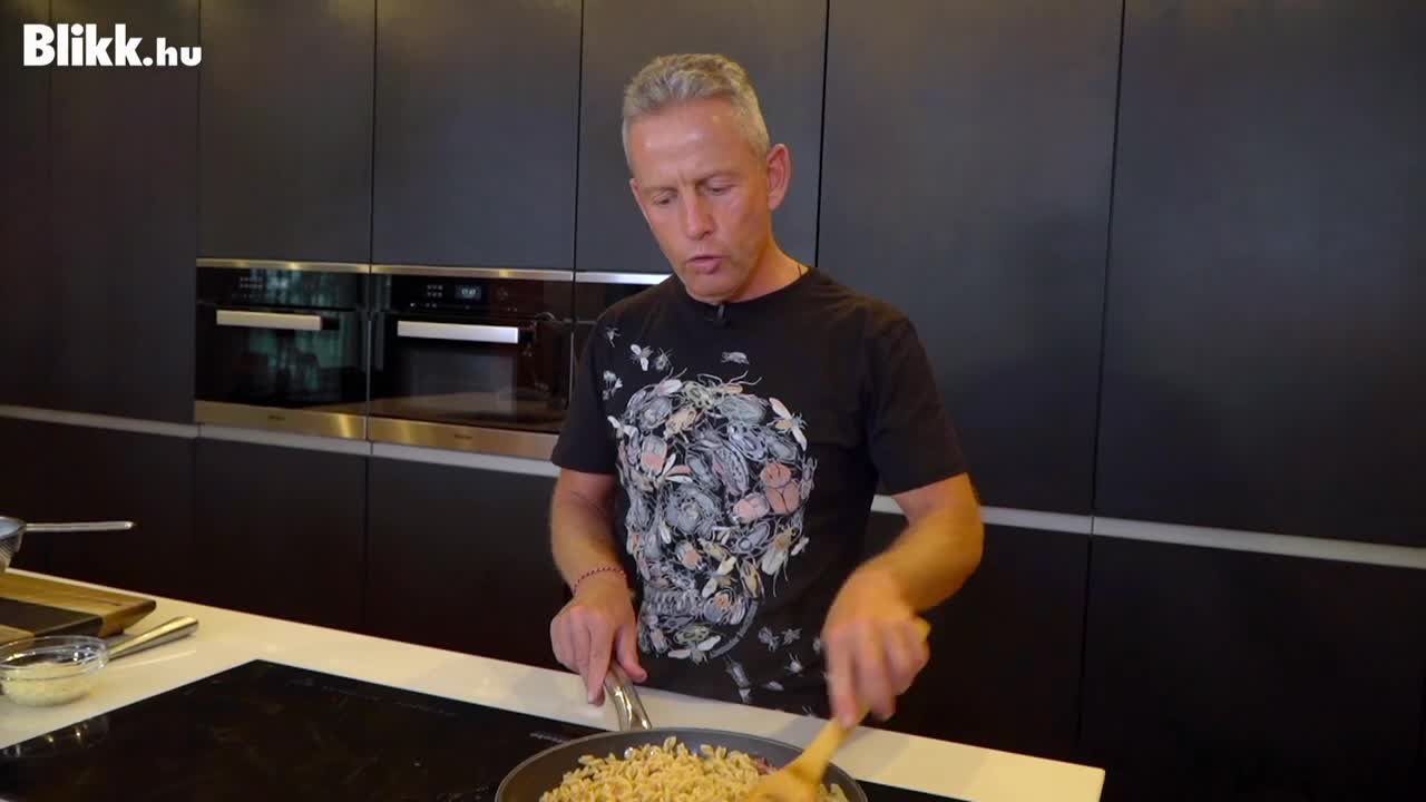 Zsírpusztítás Norbival S01EP8 - Baconos tejszínes törpe fusilli | Blikk