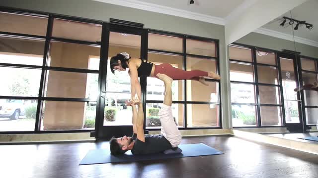 BEGINNER ACROYOGA TUTORIAL | THE ACRO CLASSROOM