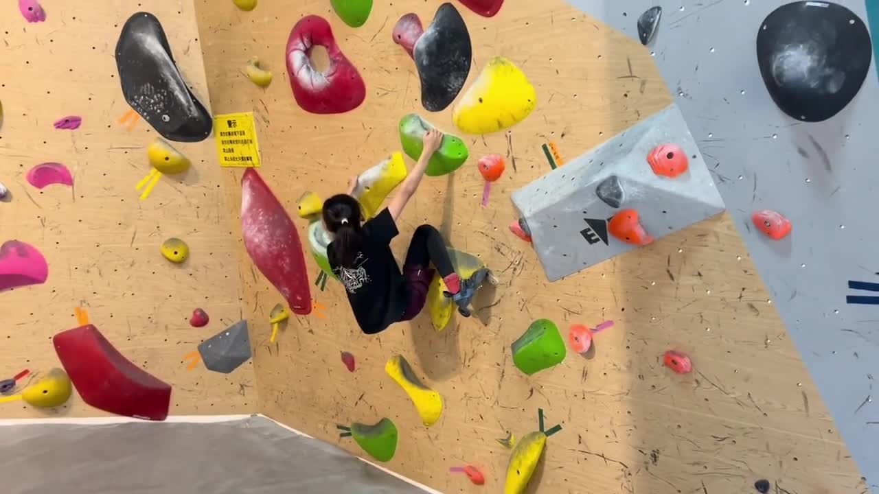 Happy rock climbing class before school and back to school. Come on, young masters in the new semest