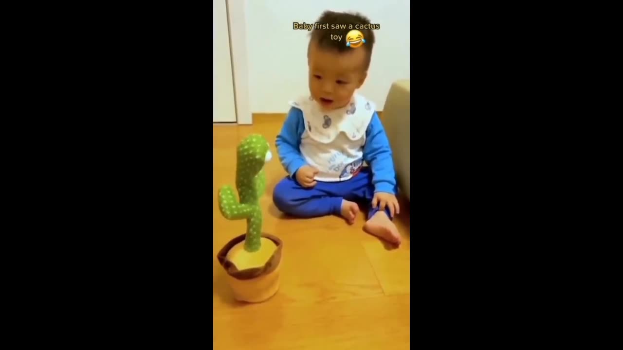 Babies funny reaction to the dancing cactus 🌵 toy // baby//funny 🤣// funny babies😂😂