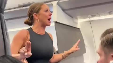 Women on DFW Airport delayed flight for 3 hours because of ShapeShifter guy. Viral Video