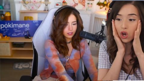 POKIMANE SHOWS HER TITS ON TWITCH LIVE STREAM (FULL CLIP)