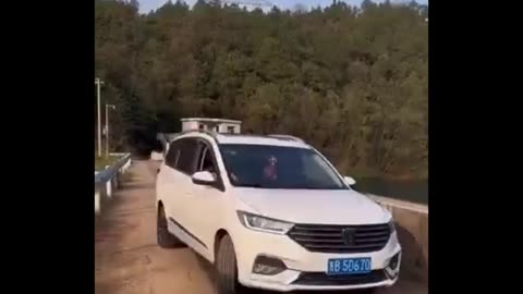Question, is this a better tactic or should one car just reverse?