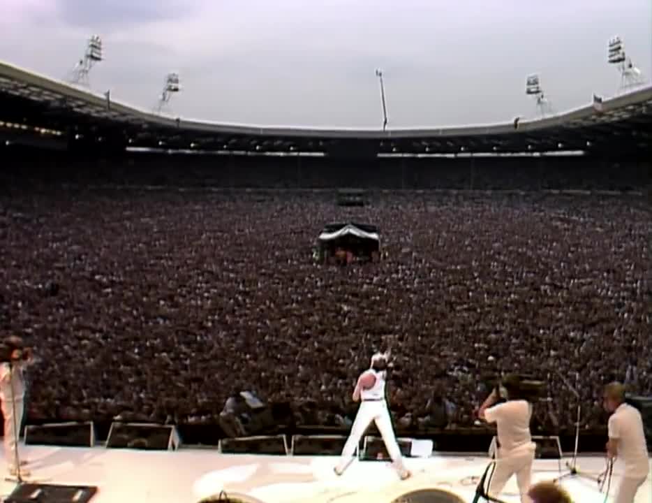 Queen - We Will Rock You (Live Aid 1985)