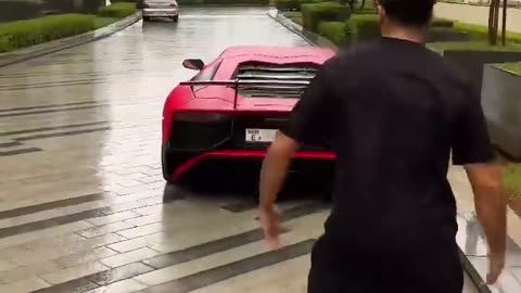 WHEN YOU IGNORE THE GAME INSTRUCTIONS 🤣 *STEALING NPC’S LAMBORGHINI*