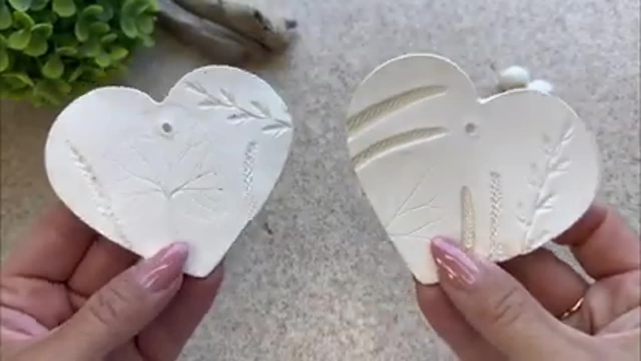 Idea how to make beautiful hanging heart decor from air dry