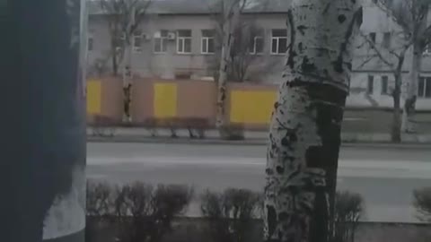 Video from earlier today Russian forces shooting at Ukrainian positions in Melitopol, Now the city