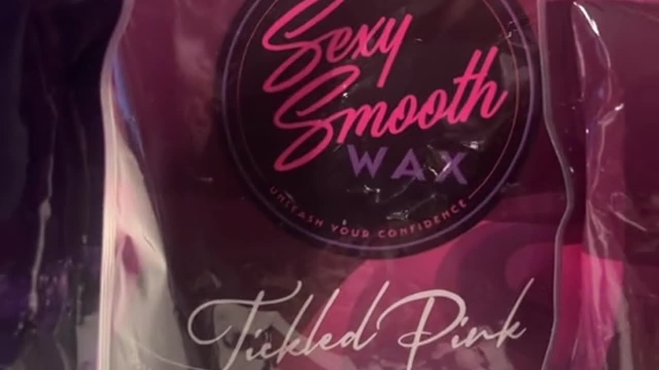 Reviewing Tickled Pink and Purple Seduction Synthetic Hard Wax | @gaydaralertt