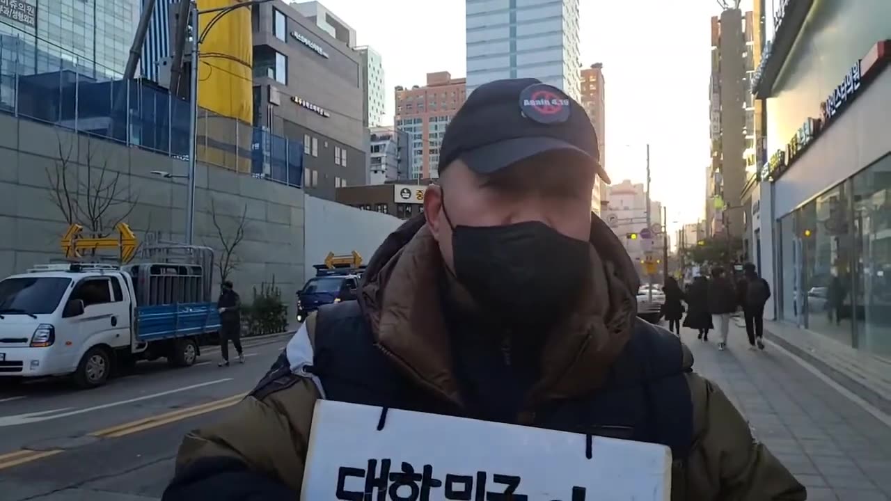 20210205_V3_S01(V5s9hIK_MSY)좋은소식! 오늘은 전단지 받아가는 분이 많아졌다! 강남역에서