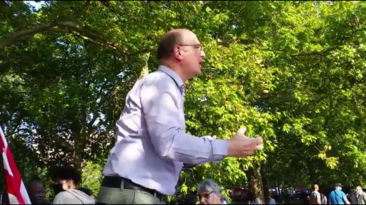 Two evangelists preaching Christ in the park #speakerscorner