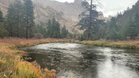 Central Oregon – Smith Rock State Park – Idyllic High Desert Canyon in the Rain – 4K