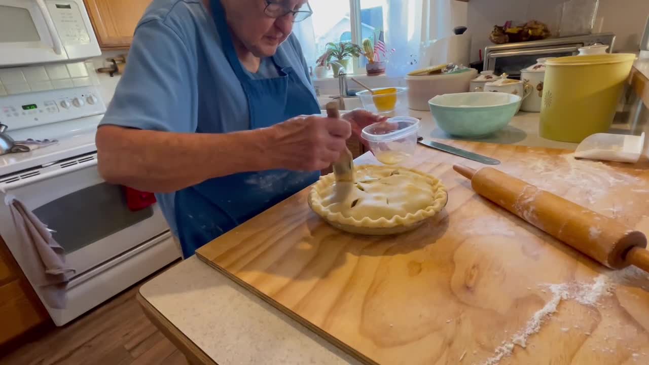 HOMEMADE RHUBARB PIE Part 4 | Mom, the PieMaster