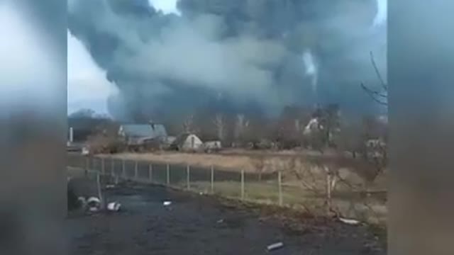 Russia Bombs Ukraine's Ammunitions Depot | #Shorts