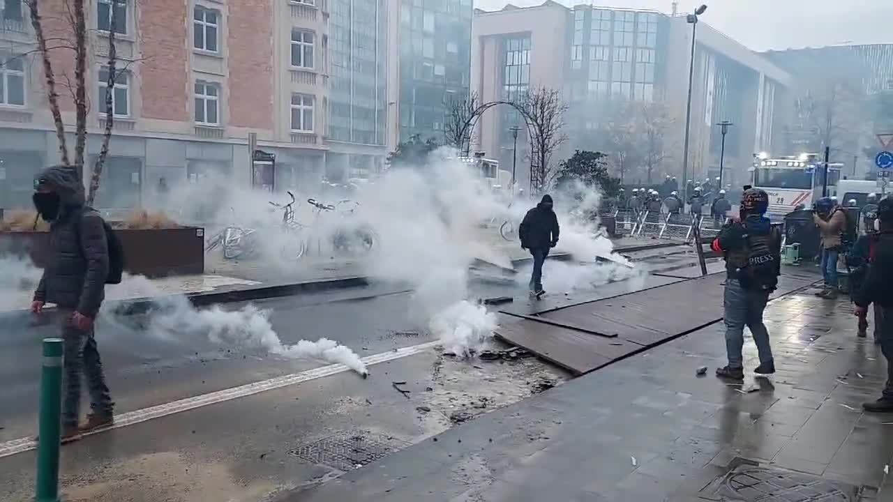 People in Brussels blame Antifa for their violent riot