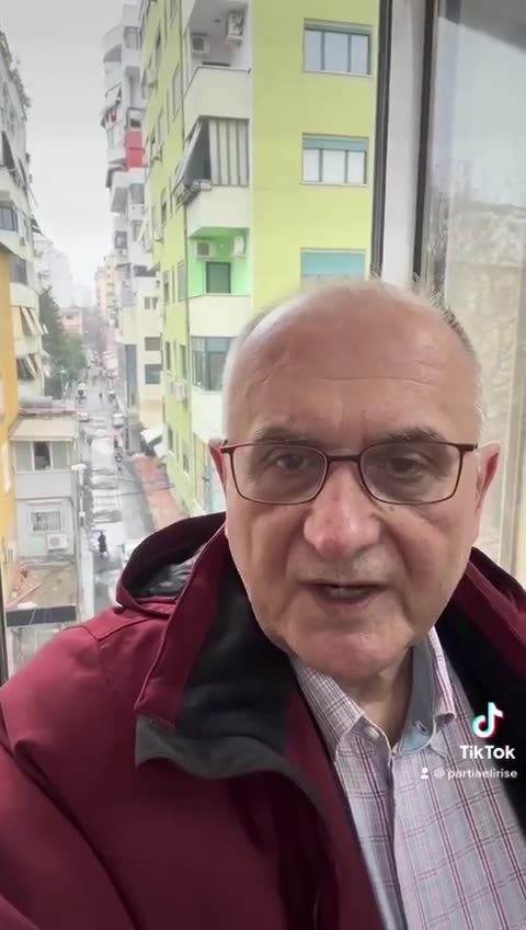 VIDEO/ Vasili: Vazhdon asfalti elektoral në mes të shiut!