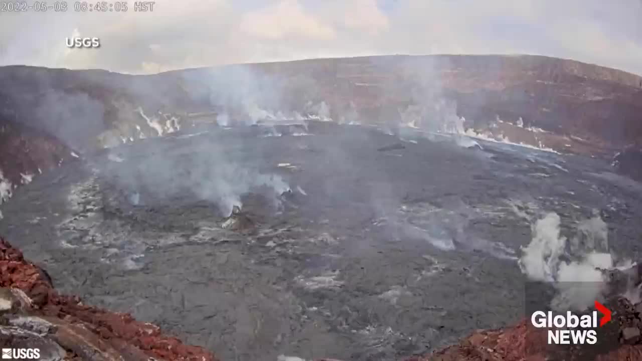 Rare double volcano eruption in Hawaii