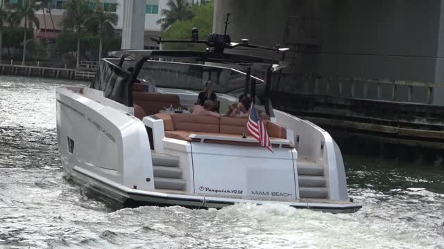 MIami River Boat Show - Dec 17 2022