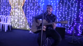 Incondicional é o nome da musica, tudo para honra e gloria a Deus.