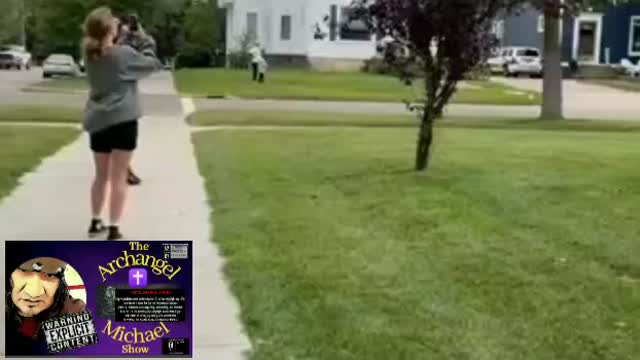 Glitch in The Matrix, plane and banner stopped in mid-air