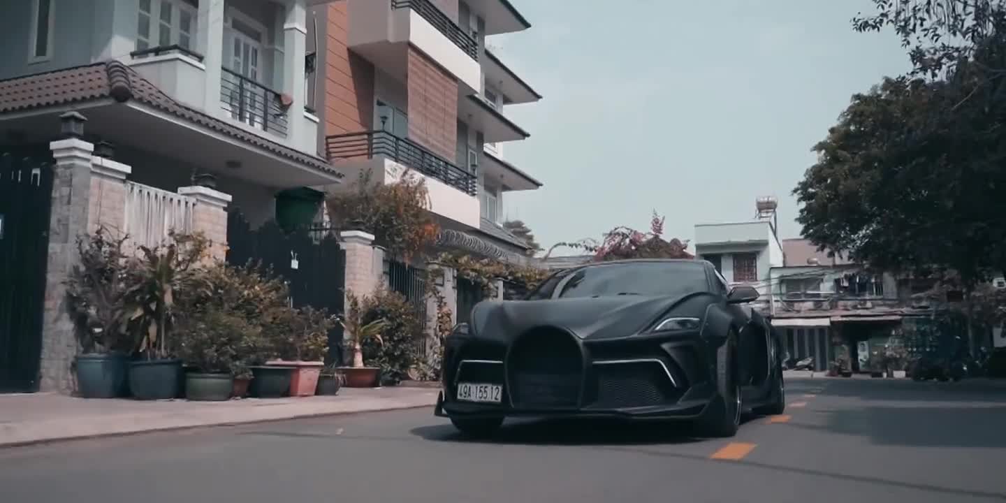 What kind of car is this? Bugatti?