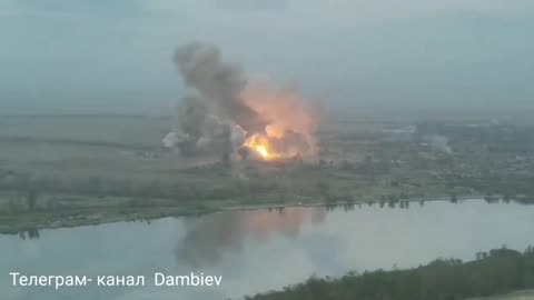 Tos-1A Solntsepek Burns AFU Positions in Katerinovka