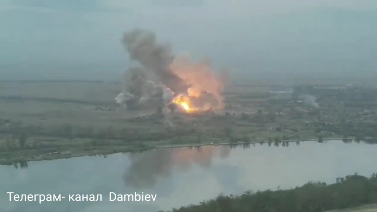 Tos-1A Solntsepek Burns AFU Positions in Katerinovka