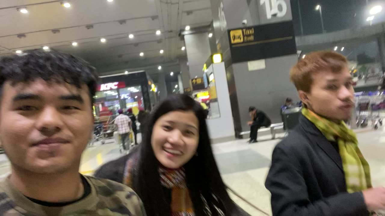 We are at India, New Delhi International Gandhi Airport T3 #foryou #ytshorts #airport #zotung #viral