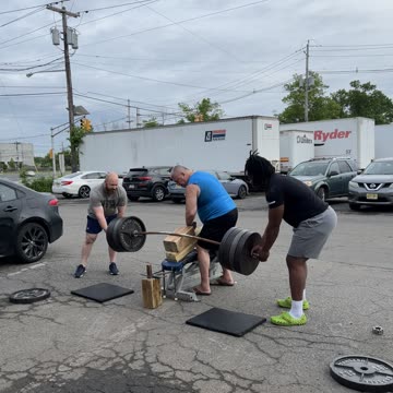 Bench Press Neck Guard test (845 lbs)