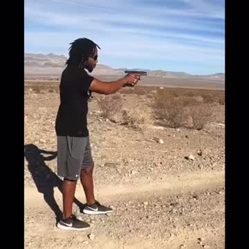 Do NOT use a pistol for HOME DEFENSE | Shotguns VS Pistols | Top Home Defense Guns | 9mm VS 12 Gauge