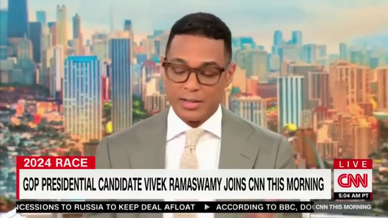 Don Lemon what they were saying over his earpiece during Vivek Ramaswamy argument