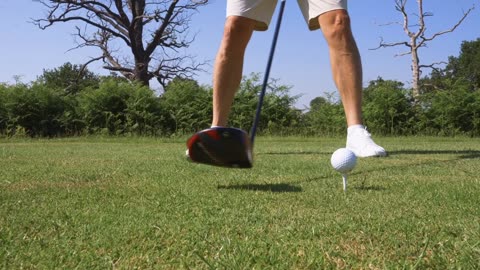 DON"T LOOK At The Ball - The KEY To GREAT BALL Striking