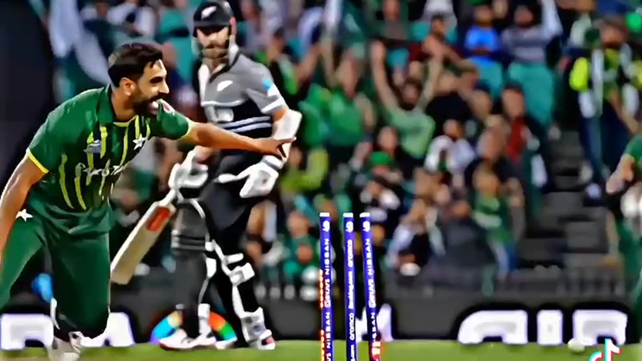 "Game-Changing Run-Out: Shadab Khan's Impact in Pakistan vs New Zealand"