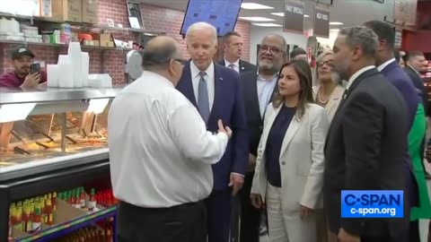 Biden Looks Confused Touring Nevada Market